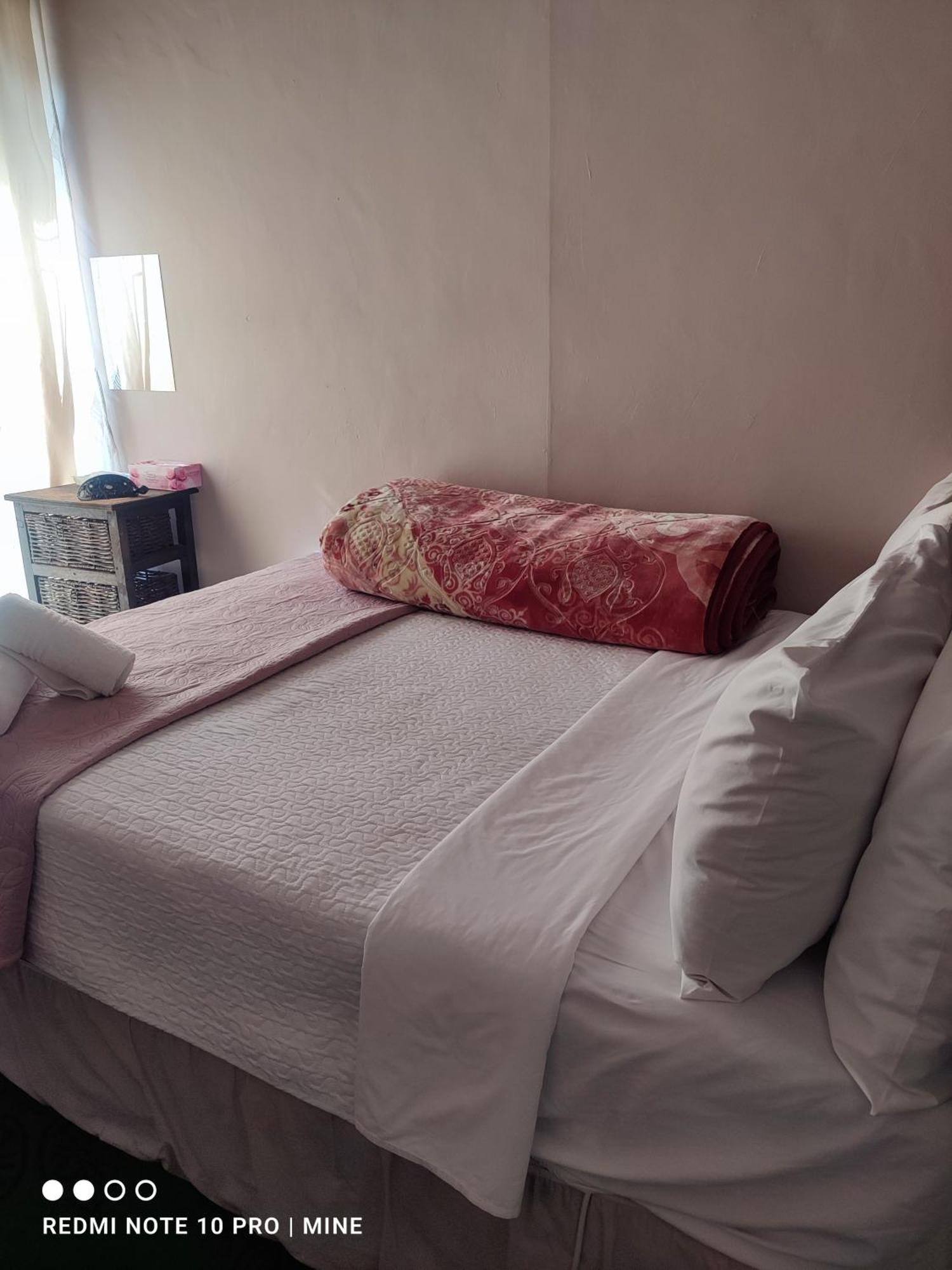 The Croc Guest House スプリングズ エクステリア 写真